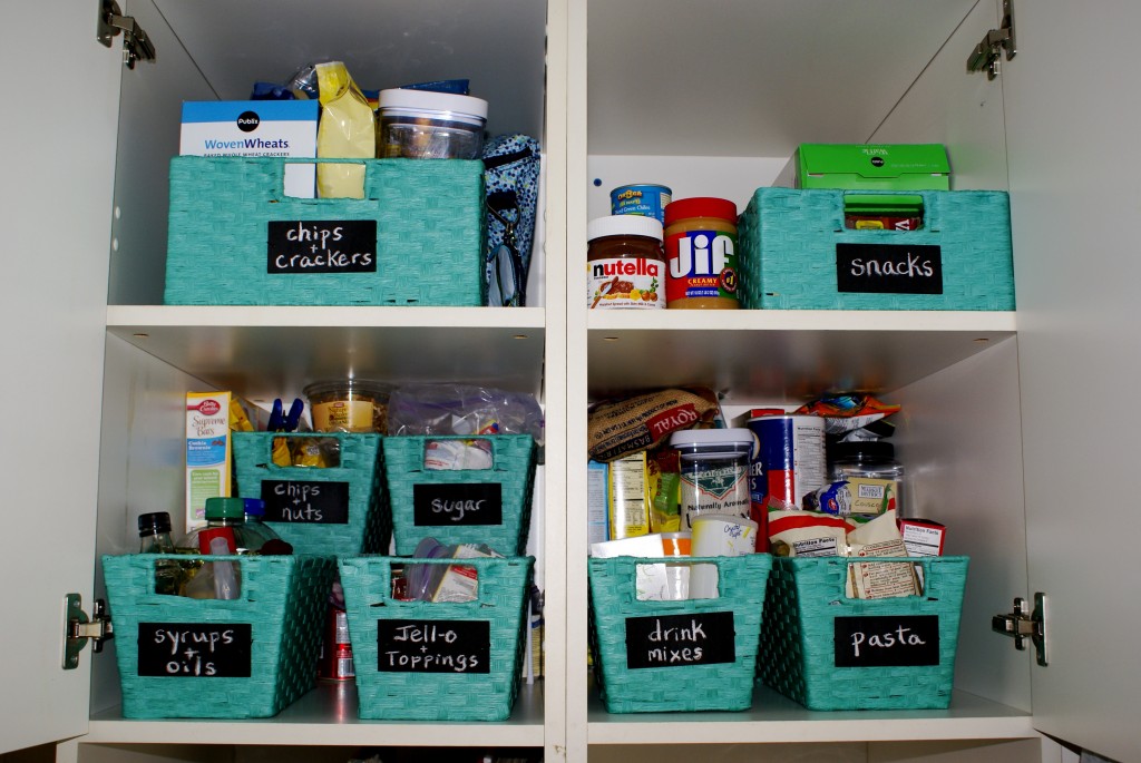 DIY Chalkboard Labels for Pantry Organization | The Thinking Closet