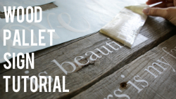 Wood Pallet Sign Tutorial via The Thinking Closet
