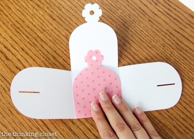 How to make a gift box out of paper via thinkingcloset.com