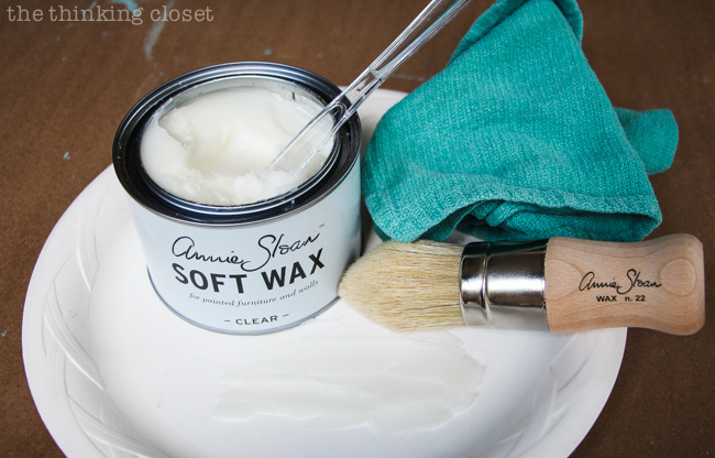 Annie Sloan Soft Wax - - How to end up being able to put it on for you to a piece of furniture.