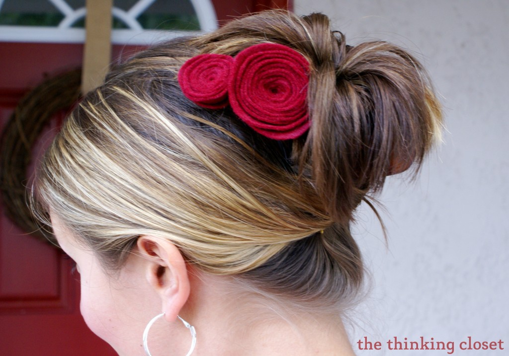 Felt Flower Rosettes - - from wreath decor to hair accessories! via The Thinking Closet Felt Flower Rosettes - - from wreath decor to hair accessories! via The Thinking Closet