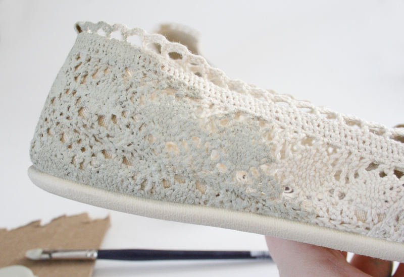 Gold Shoe Makeover | Learn how to transform some plain crochet flats into glitzy gold gilded show-stoppers using this step by step tutorial from the Shoe Makeover Queen herself, Allison of Dream a Little Bigger.  #liquidgilding