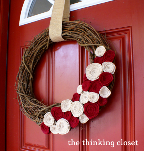 Felt Flower Fall Wreath via thinkingcloset.com Felt Flower Fall Wreath via thinkingcloset.com