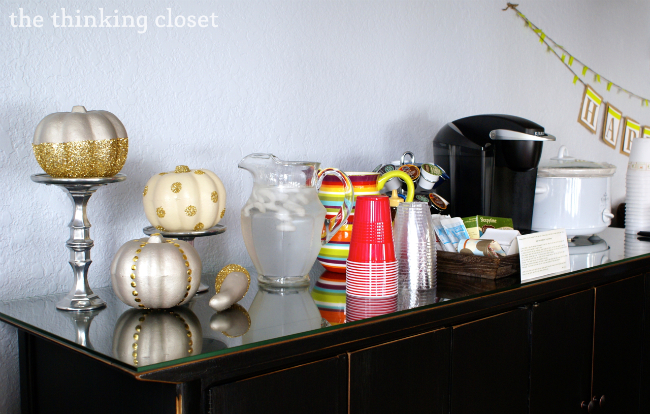 PartyTime Party Time! The Glitter Glam Pumpkins & D.I.Y. Pedestals really help bring the elegance factor up a few notches. via thinkingcloset.com