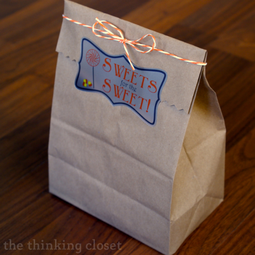 Halloween Party Treat Bags with Custom Silver Foil Labels via thinkingcloset.com Halloween Party Treat Bags with Custom Silver Foil Labels via thinkingcloset.com