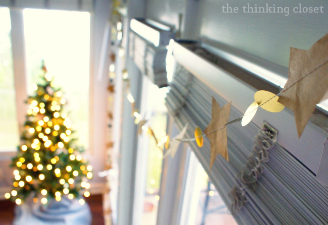 Gratitude Garland ~ Transitions from Thanksgiving into Christmas decor. via thinkingcloset.com Gratitude Garland ~ Transitions from Thanksgiving into Christmas decor. via thinkingcloset.com