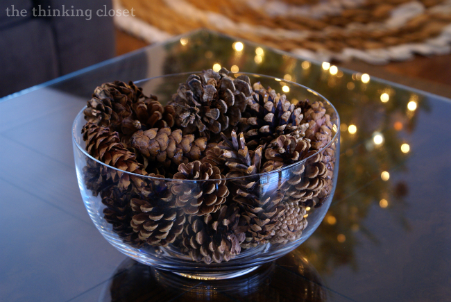 Pine cones make great winter decor...just pour some in a glass bowl and call it a day! Pine cones make great winter decor...just pour some in a glass bowl and call it a day!