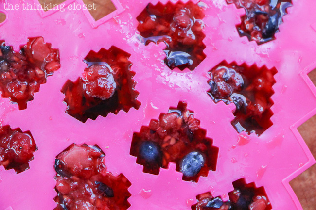 Create your own berry-infused heart ice cubes! Create your own berry-infused heart ice cubes!