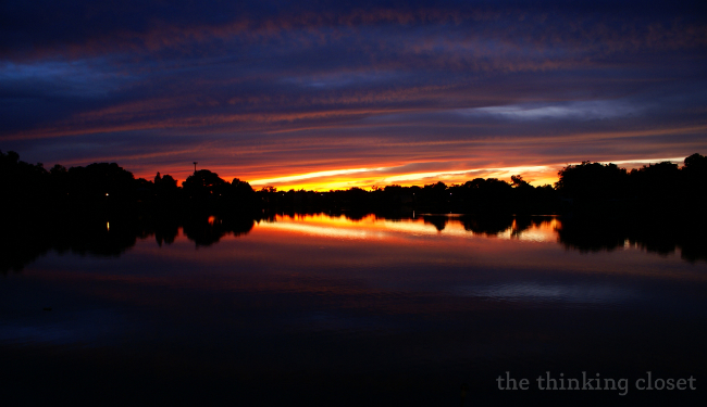 Watch the Sunset! 1 of 101 Creative Date Nights on a Dime via thinkingcloset.com Watch the Sunset! 1 of 101 Creative Date Nights on a Dime via thinkingcloset.com