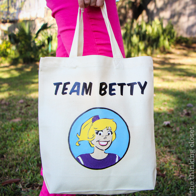 DIY "Team Betty" Tote Bag: A Silhouette Tutorial via thinkingcloset.com DIY "Team Betty" Tote Bag: A Silhouette Tutorial via thinkingcloset.com