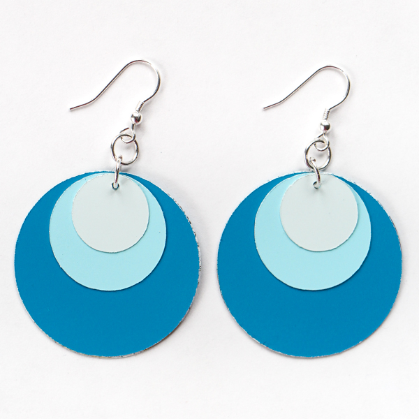 Ombre Paint Chip Earrings with FREE Silhouette cut file! Such an easy, inexpensive gift idea via thinkingcloset.com