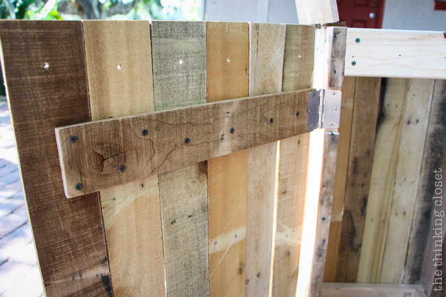 Creating the side door for the Rustic Pallet Recycle Bin. Tutorial via thinkingcloset.com Creating the side door for the Rustic Pallet Recycle Bin. Tutorial via thinkingcloset.com
