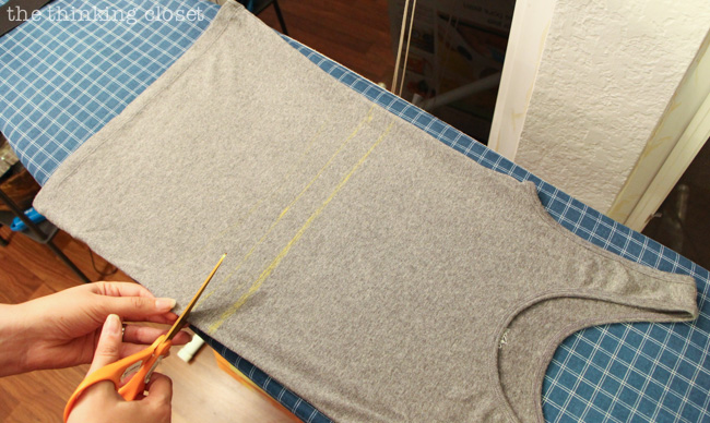 How to make an Elastic Waist Tank Dress! Detailed step by step tutorial that even beginners could follow! via thinkingcloset.com How to make an Elastic Waist Tank Dress! Detailed step by step tutorial that even beginners could follow! via thinkingcloset.com