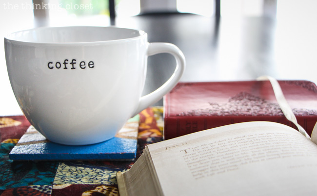 5 Meaningful Ways to Give the Gift of a Yummy Drink | Sometimes the best gifts to give are the simple ones--the unexpected ones--the ones that don't fit inside a box. Prime example: yummy drinks! Coffee--tea--homemade smoothies: they all possess the power to turn someone's day around! Here are 5 simple yet meaningful ways to warm someone's soul with a cup of comfort!