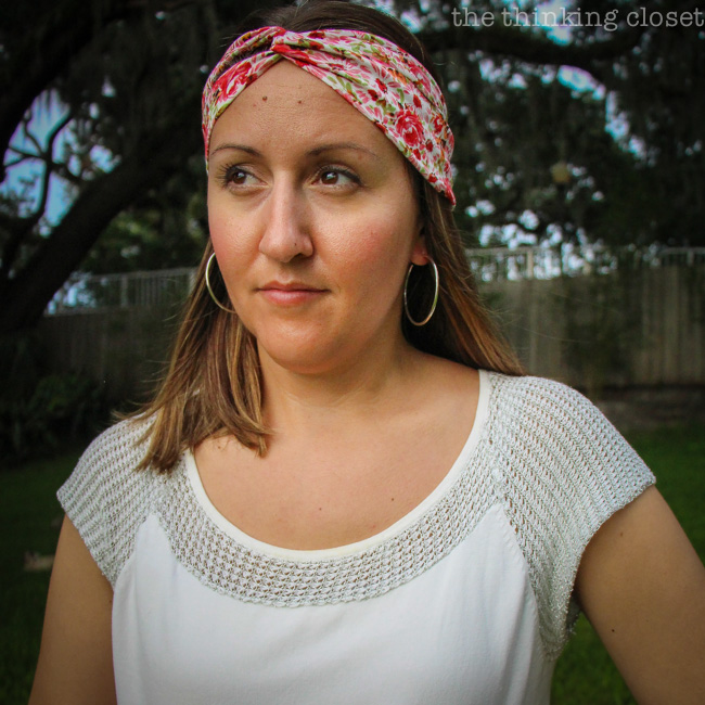 "Sew Easy" Turban Headband: This video tutorial walks you through every step, making it a fun and easy beginner sewist project!  Love how versatile these headbands are...and what great gifts they'd make!
