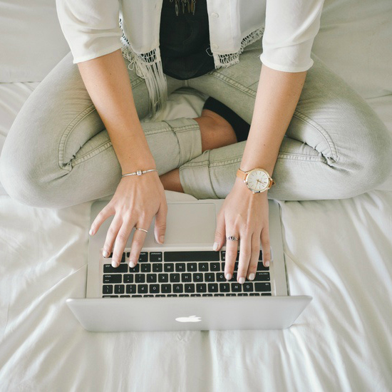 How to Build a Loyal Blog Following Through Storytelling | Blogging tips by Lauren Lanker from The Thinking Closet. How can we craft opening sentences that rise above the noise? Through storytelling. It's one of the most effective ways to build a long-term relationship with loyal blog followers. Here are some practical exercises to help bloggers draw out their own stories and find their voice through writing killer hooks!