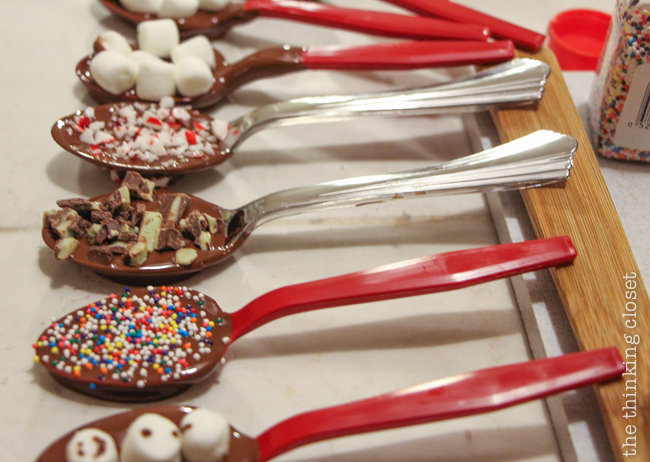 Pointers and tips for making hot chocolate stirring spoons! Such a fun and easy holiday gift idea.