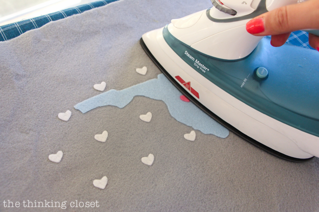 How to cut felt with your Silhouette Curio machine. Join me for the step by step tutorial for creating some custom felt state map hoop art for a baby nursery, home gallery wall, wedding or baby gift! Great tips for beginners!