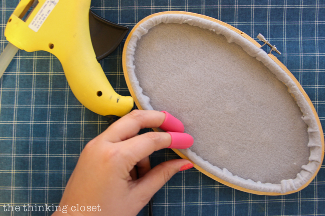 How to cut felt with your Silhouette Curio machine. Join me for the step by step tutorial for creating some custom felt state map hoop art for a baby nursery, home gallery wall, wedding or baby gift! Great tips for beginners!