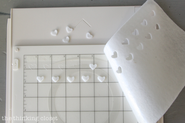How to cut felt with your Silhouette Curio machine. Join me for the step by step tutorial for creating some custom felt state map hoop art for a baby nursery, home gallery wall, wedding or baby gift! Great tips for beginners!