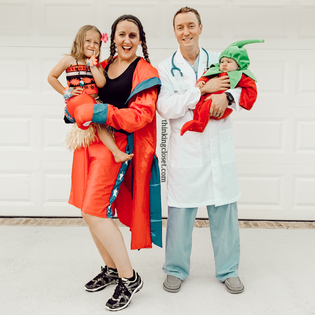 "Hawaiian Punch" & "Dr. Pepper"... plus clever costumes from all 9 years of Lanker Family Punny Halloween Costume History. Most epic and hilarious family costume round-up ever (especially for lovers of visual humor and dad jokes and all the puns) via thinkingcloset.com
