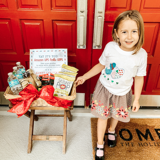Delivery Drivers Holiday Treats Station | Video & photo tutorial for how to set up a Holiday Treats Station on your porch with snacks & drinks for your neighborhood delivery drivers & U.S.P.S. workers. A simple way to make someone's day & show gratitude to our essential workers this Christmas season!