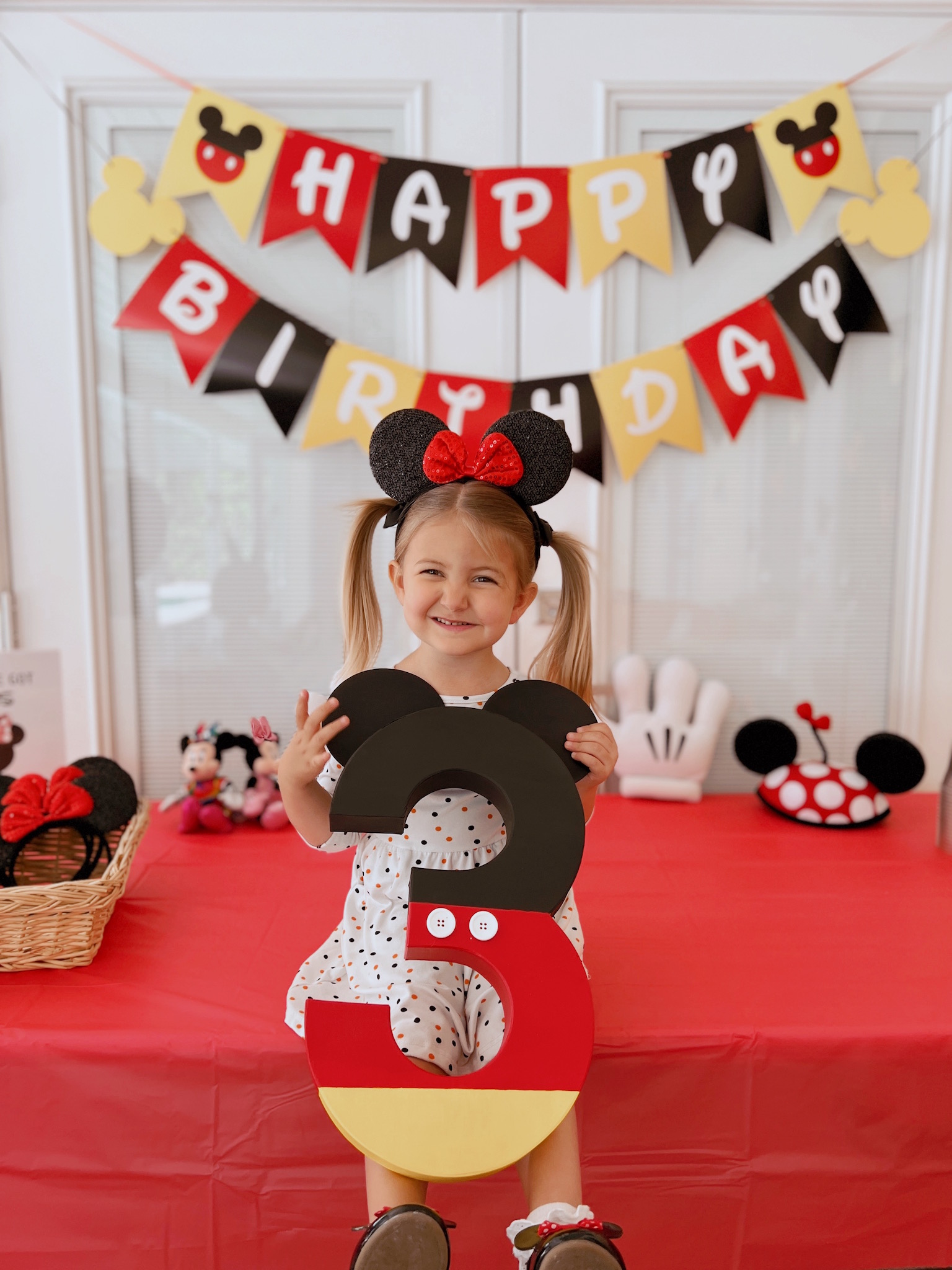 Pepper's Magical "Mickey & Minnie Mouse" 3rd Birthday Pool Party | Creative ideas for hosting a magical Mickey & Minnie themed birthday bash for your little Mouseketeer with do-able decor, punny snacks, and party games that are fun for all ages! via thinkingcloset.com