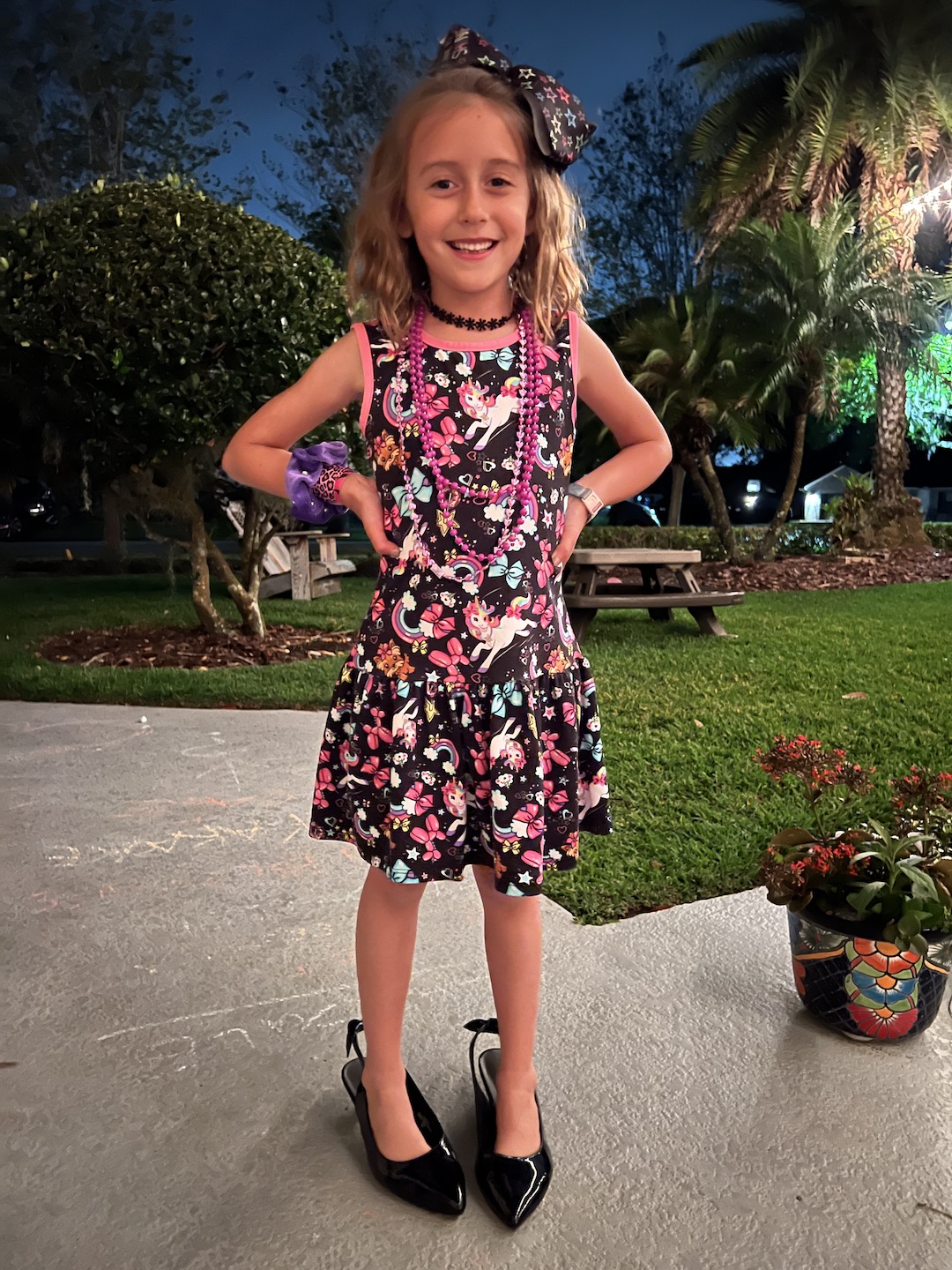 Lauren's 1980s Themed 40th Birthday Karaoke Party | Turns out that turning 40 can be totally tubular! Hop over to ThinkingCloset.com for the 411 on this bodacious birthday bash to remember!